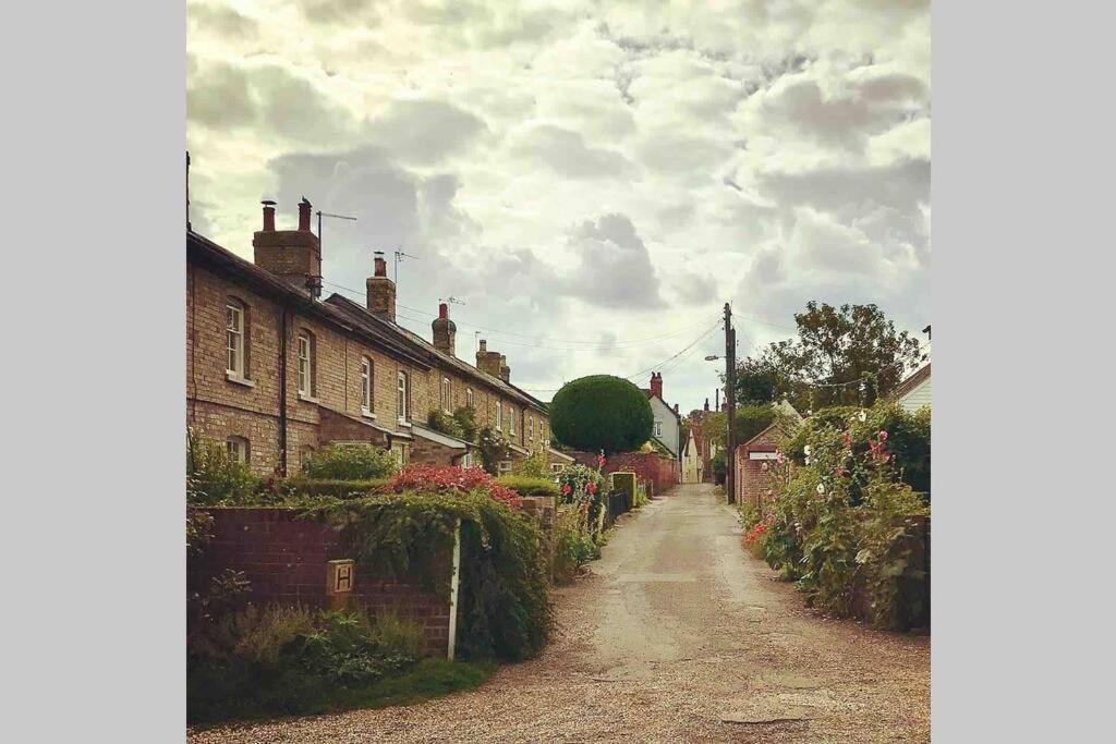 Melford Allotment Shed-Vintage Lodge Suffolk ロング・メルフォード エクステリア 写真